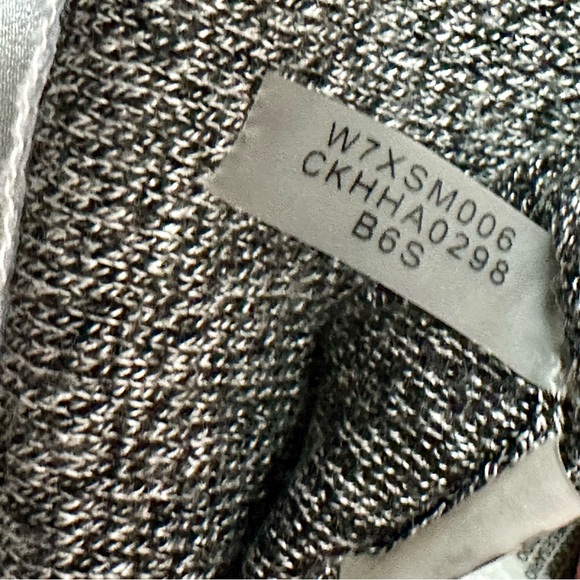 Calvin Klein Womens Sz 1X Black V Neck Sweater With Shirttails Salt And Pepper - Picture 6 of 8